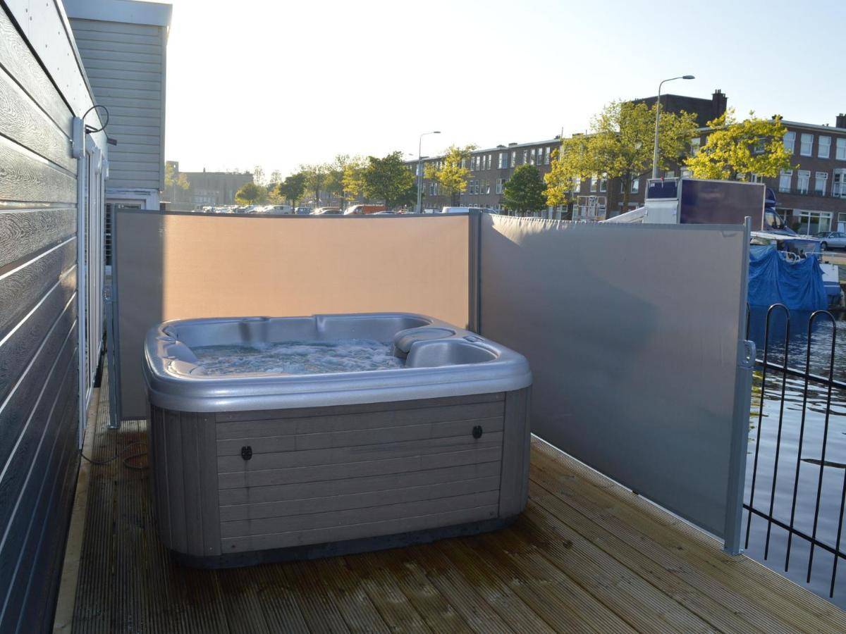 ホテル Beautiful Houseboat With Terrace Jacuzzi デン・ハーグ エクステリア 写真